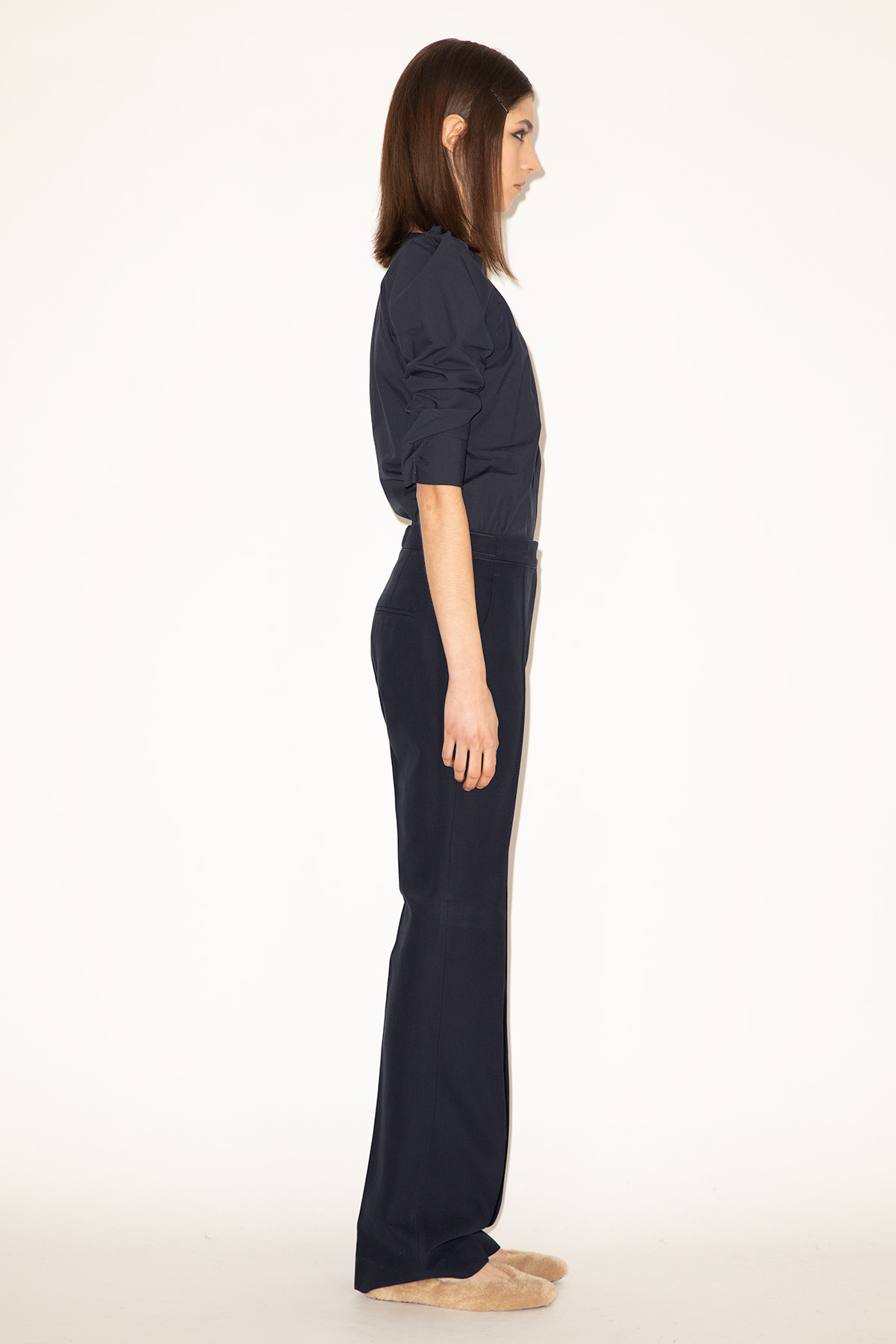 2025_DHeinrich-1062--Puff-Sleeve-Top-&-Boot-Cut-Pants