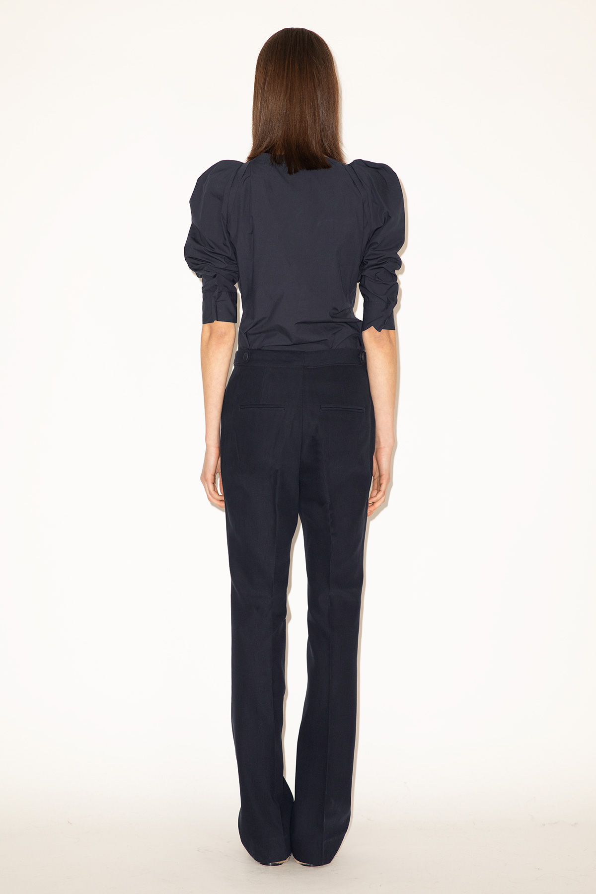 2025_DHeinrich-1065--Puff-Sleeve-Top-&-Boot-Cut-Pants