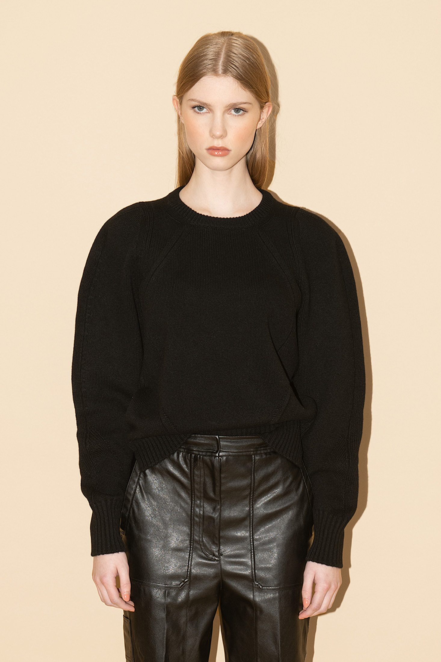 2022_DHeinrich_RAW-1192sweater