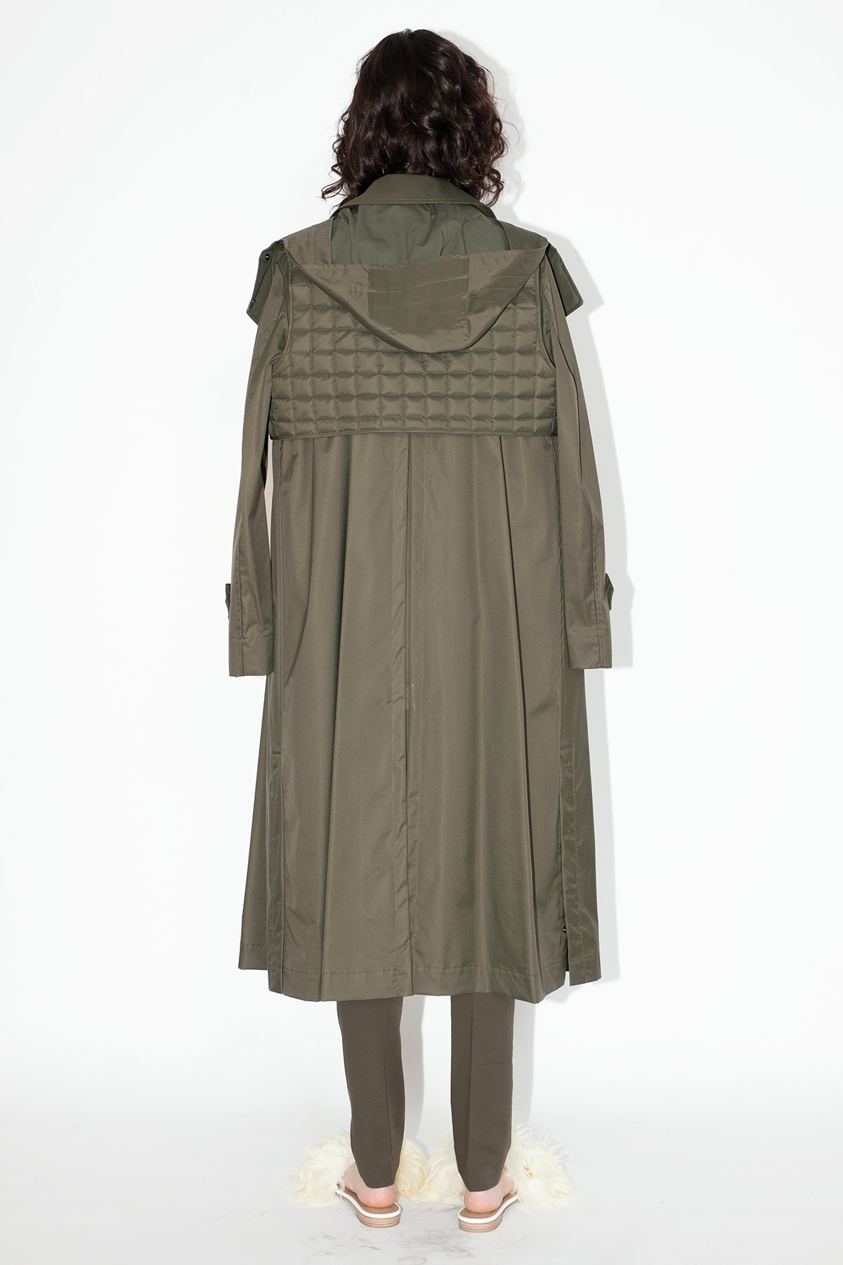dheinrich-Military-Green-Nylon-Raincoat-with-Detachable-Quilted-Waiscoat_16-77