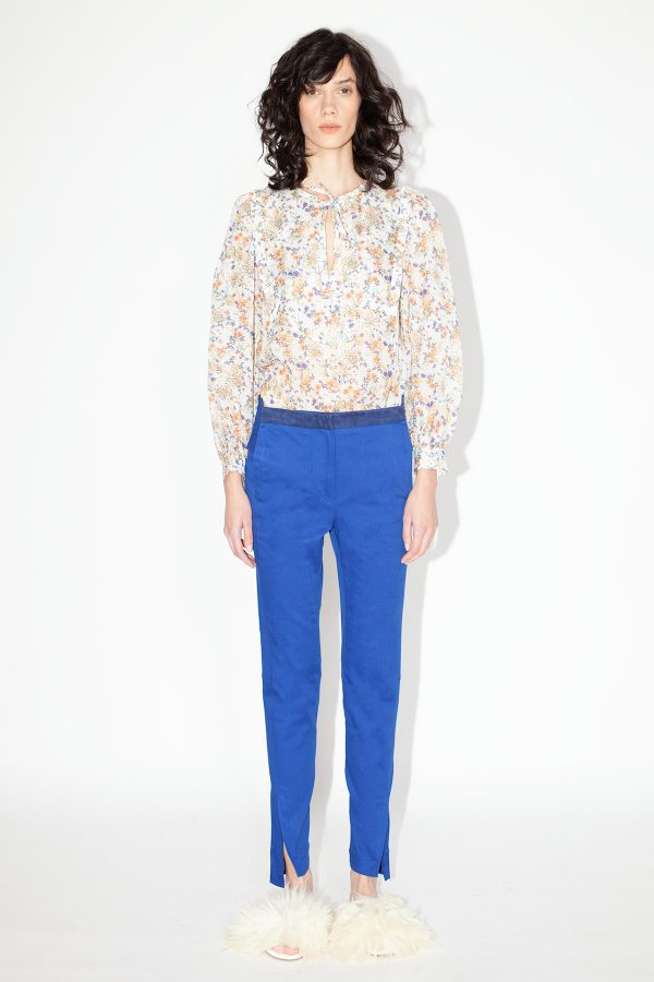 dheinrich-Mille-Fleur-Silk-Puff-Sleeve-Blouse-(cold-shades)-&-Cobalt-Blue-Biker-Jeans_27-5