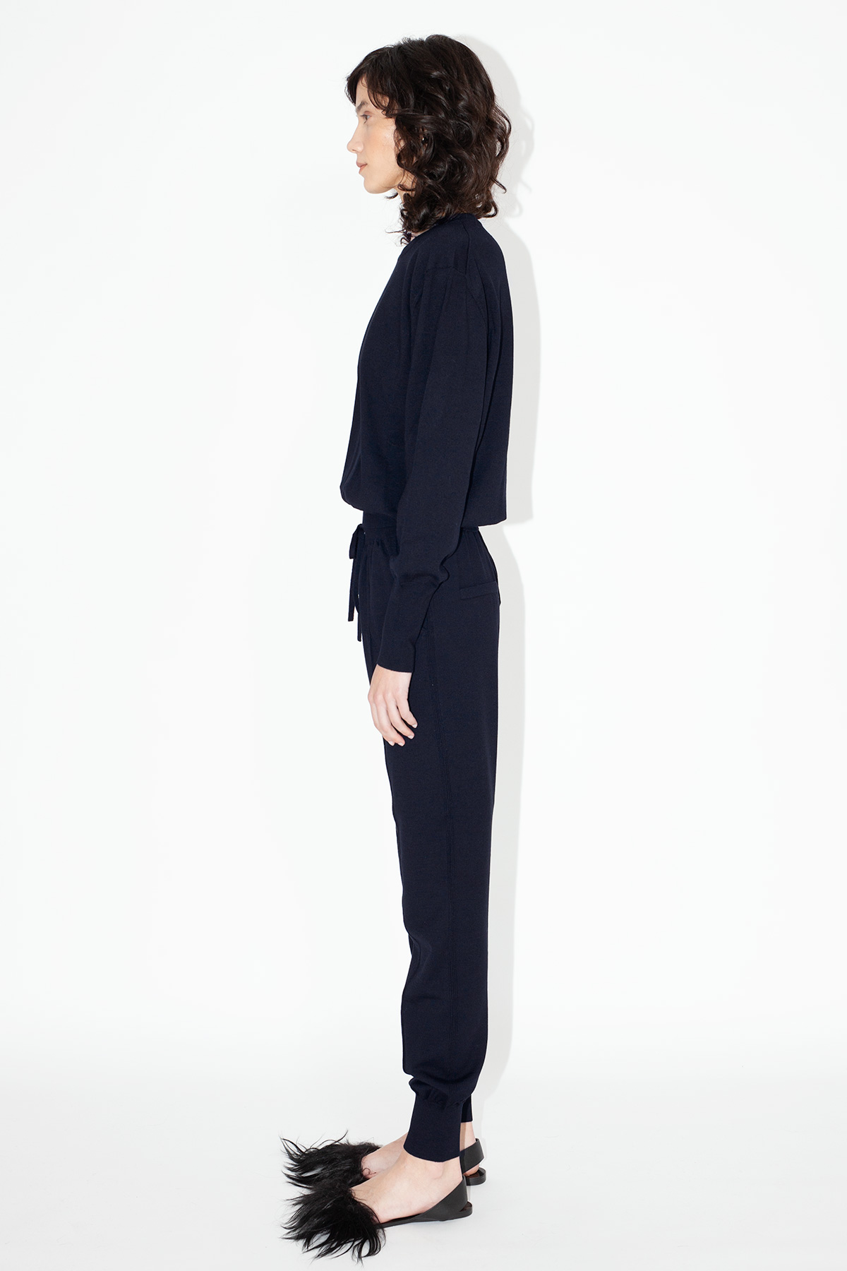 dheinrich-Night-Blue-18-GG-Merino-Sweatshirt-&-Track-Pants_08b-6