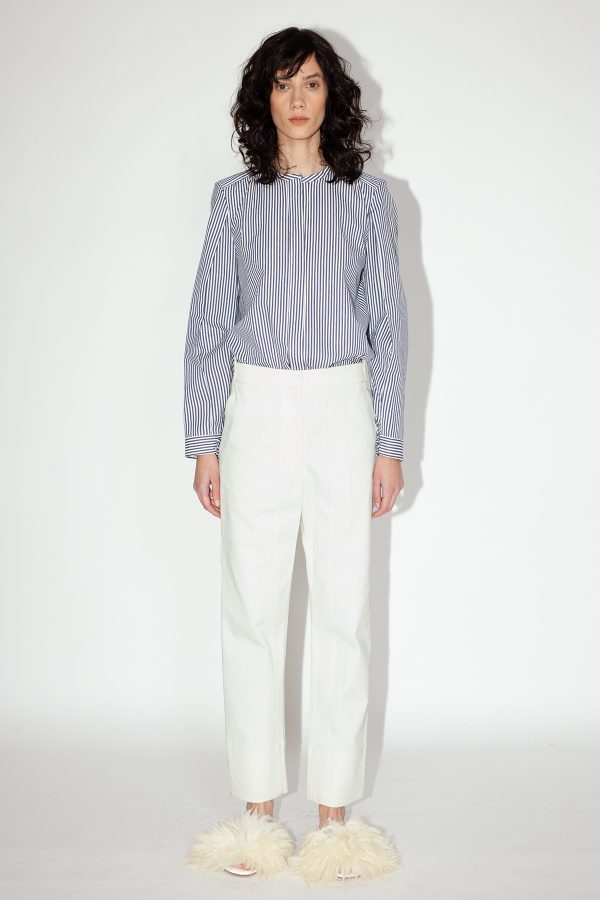 dheinrich-Navy-&-White-Stripe-Cotton-Wide-Sleeve-Blouse-&--Off-White-Straight-Leg-Croppped-Jeans_35-47