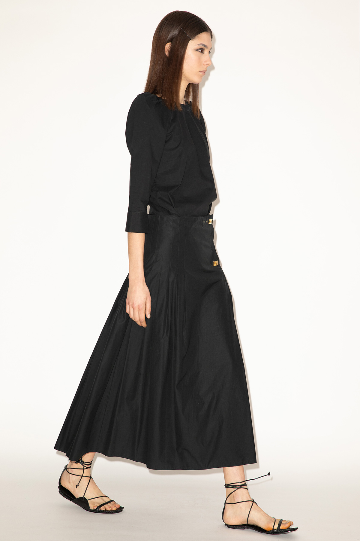 2025_DHeinrich-120Puff-Sleeve-Top-&-Pleated-Skirt-w--Gold-Clasps