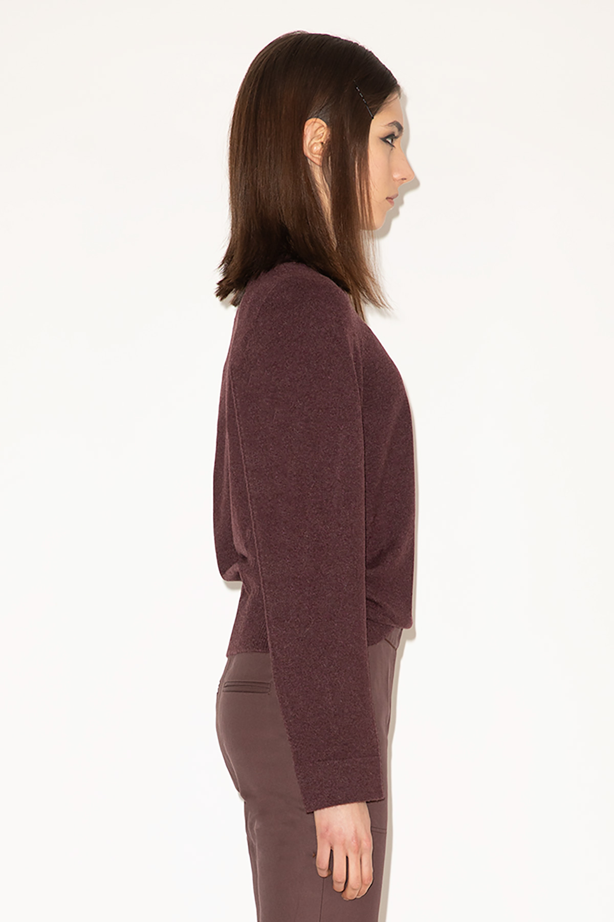 2025_DHeinrich-1159B-Barrel-Sleeve-Sweater