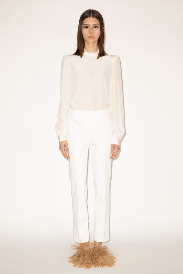 2025_DHeinrich-1521-White-Chevalier-Blouse-&-White-Ruby-Jeans