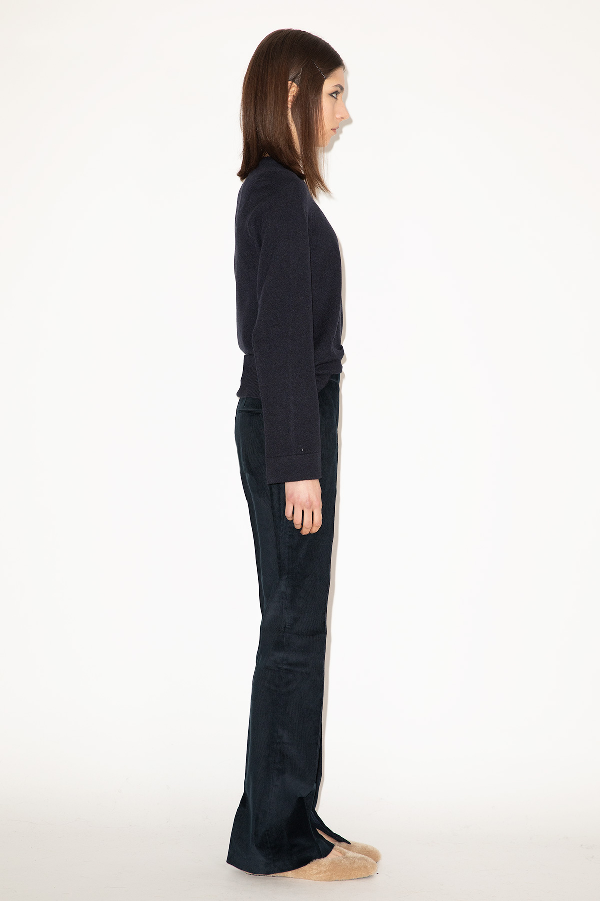 2025_DHeinrich-924-Barrel-Sleeve-Sweater-+-Boot-Cut-Pants-w-splits