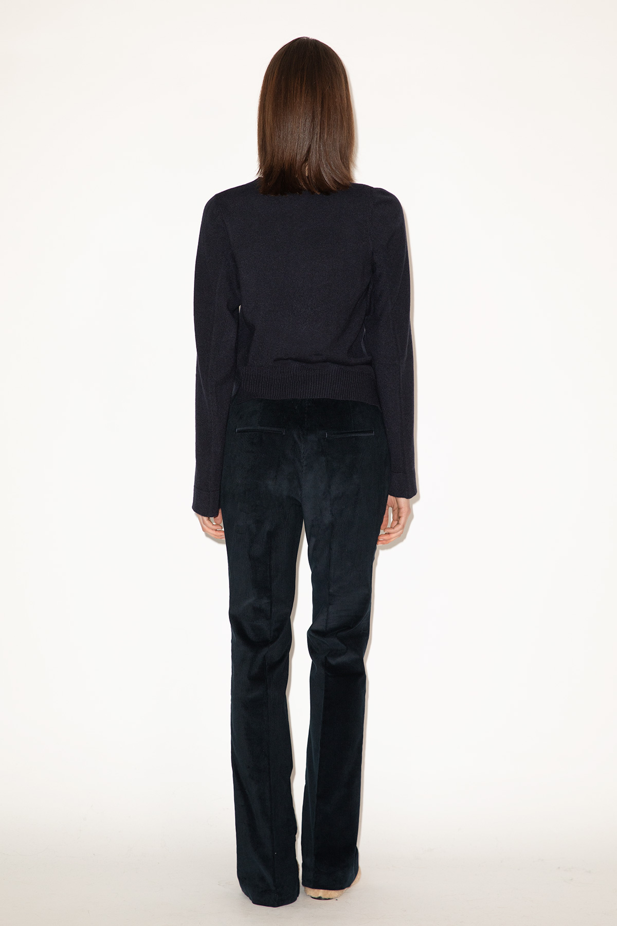 2025_DHeinrich-929-Barrel-Sleeve-Sweater-+-Boot-Cut-Pants-w-splits