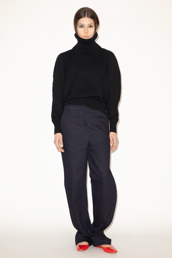 2025_DHeinrich-840Bomber-Sweater-B