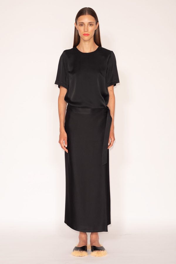 Black-Satin-T-Shirt-+-Long-Fake-Wrap-Skirt-098