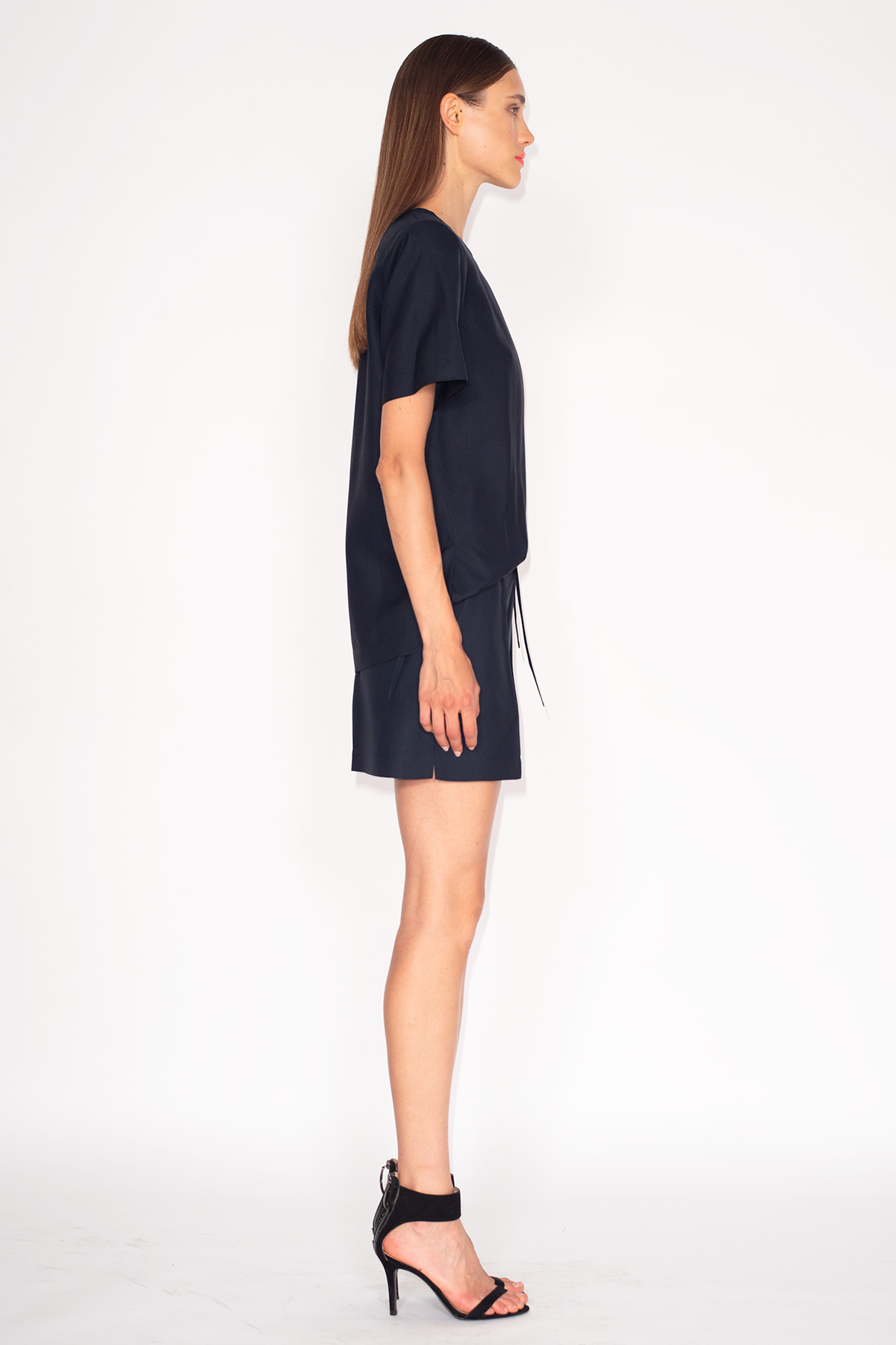 Silk-Twill-T-Shirt-Amy-&-Silk-Twill-Drawstring-Shorts-607