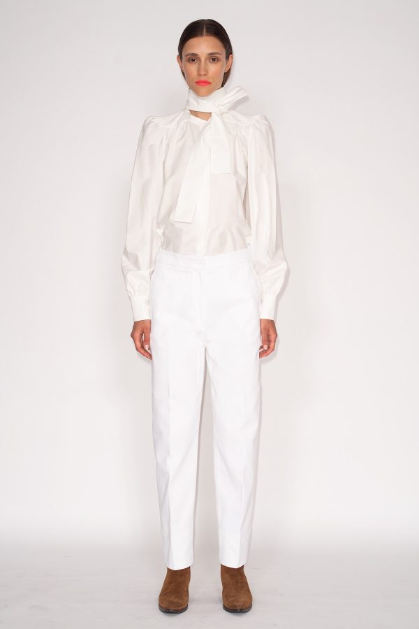 White-Cotton-Rodeo-Blouse-&-White-Cropped-Barrel-Leg-Jeans-1598