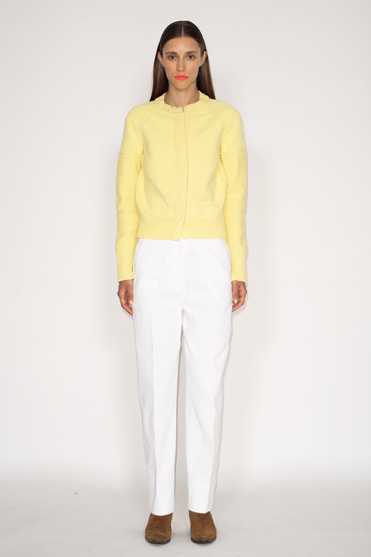 Yellow-Argyle-Cardigan-&-White-Cropped-Barrel-Jeans-1588